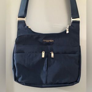 Baggallini, Cross Over Crossbody Bag, Pacific Blue.